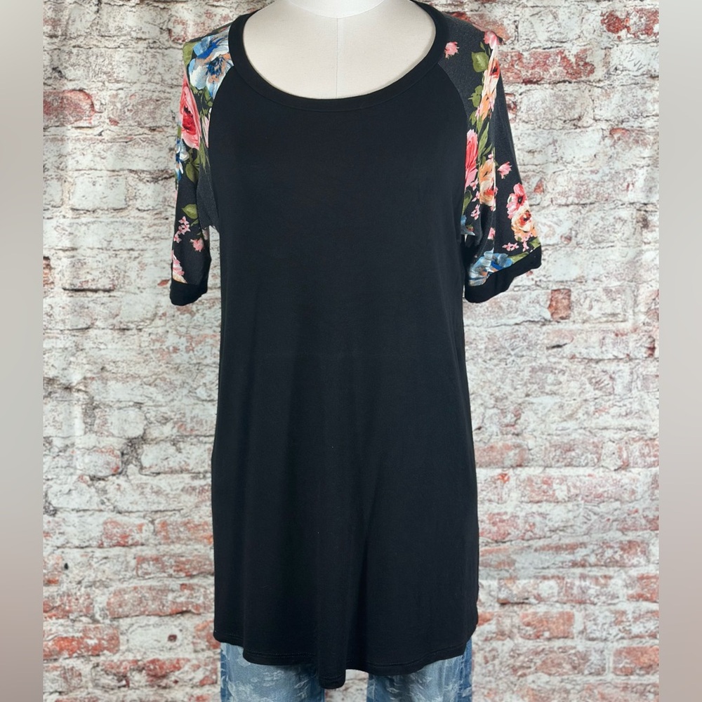 First Look Floral Tee - Picture 2 of 9